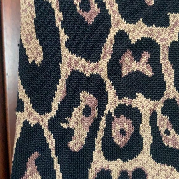 Gorgeous BCBG Tiger Print Stretchy Long  Skirt - Picture 2 of 7